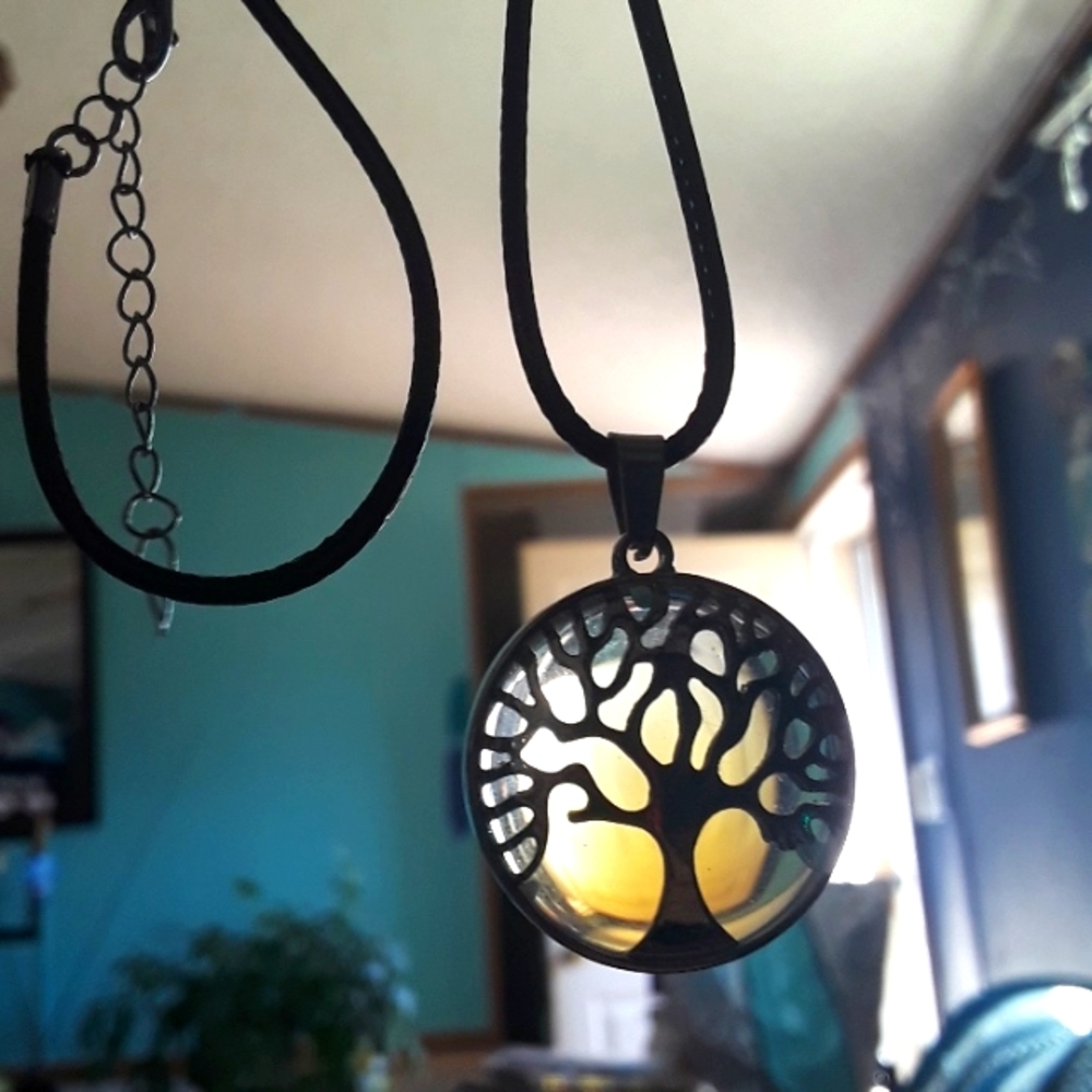 TREE OF LIFE NECKLACE NEW
